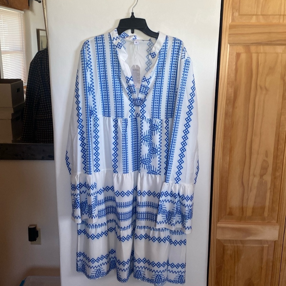 Bell sleeved dress- never worn